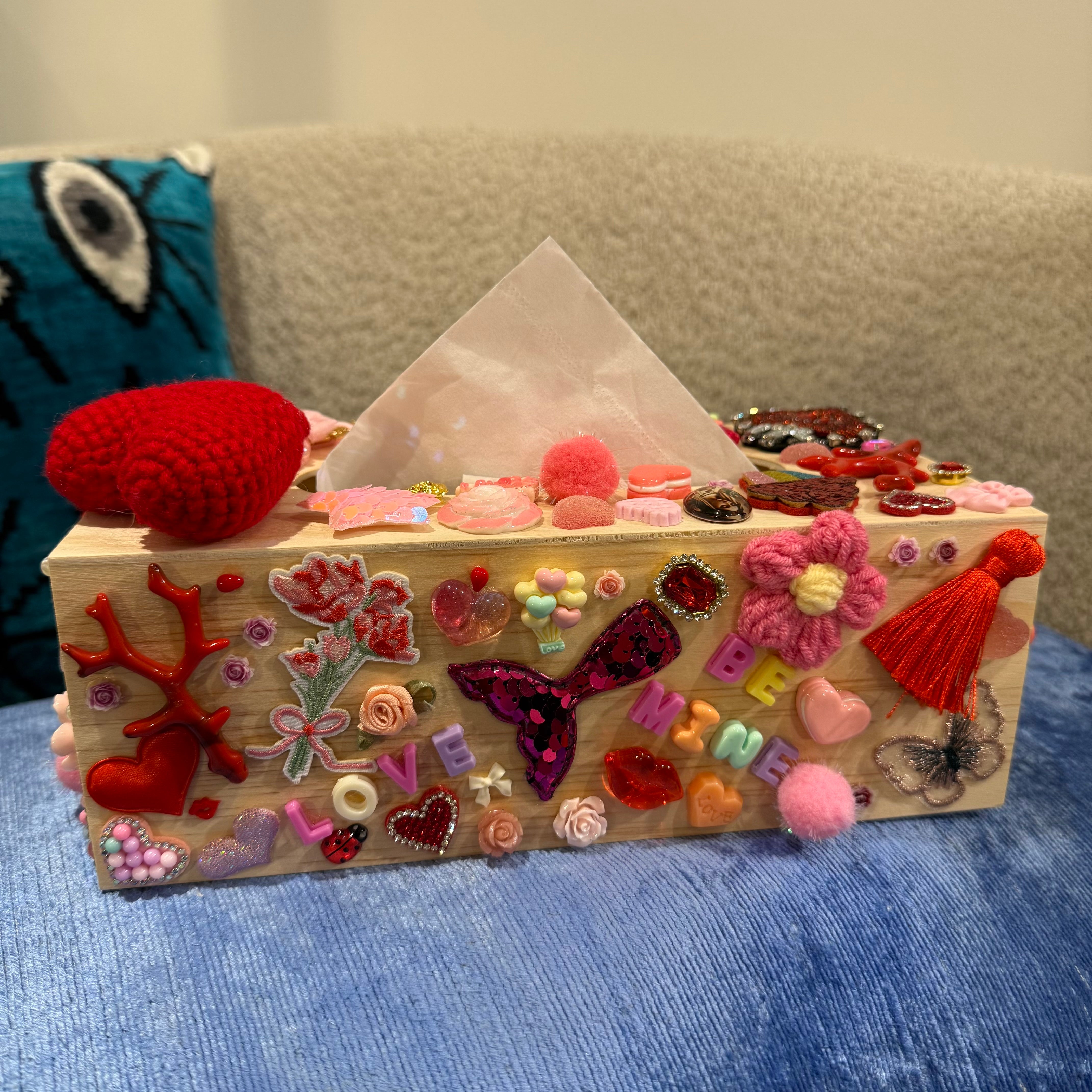 Boîte à mouchoirs Red Heart