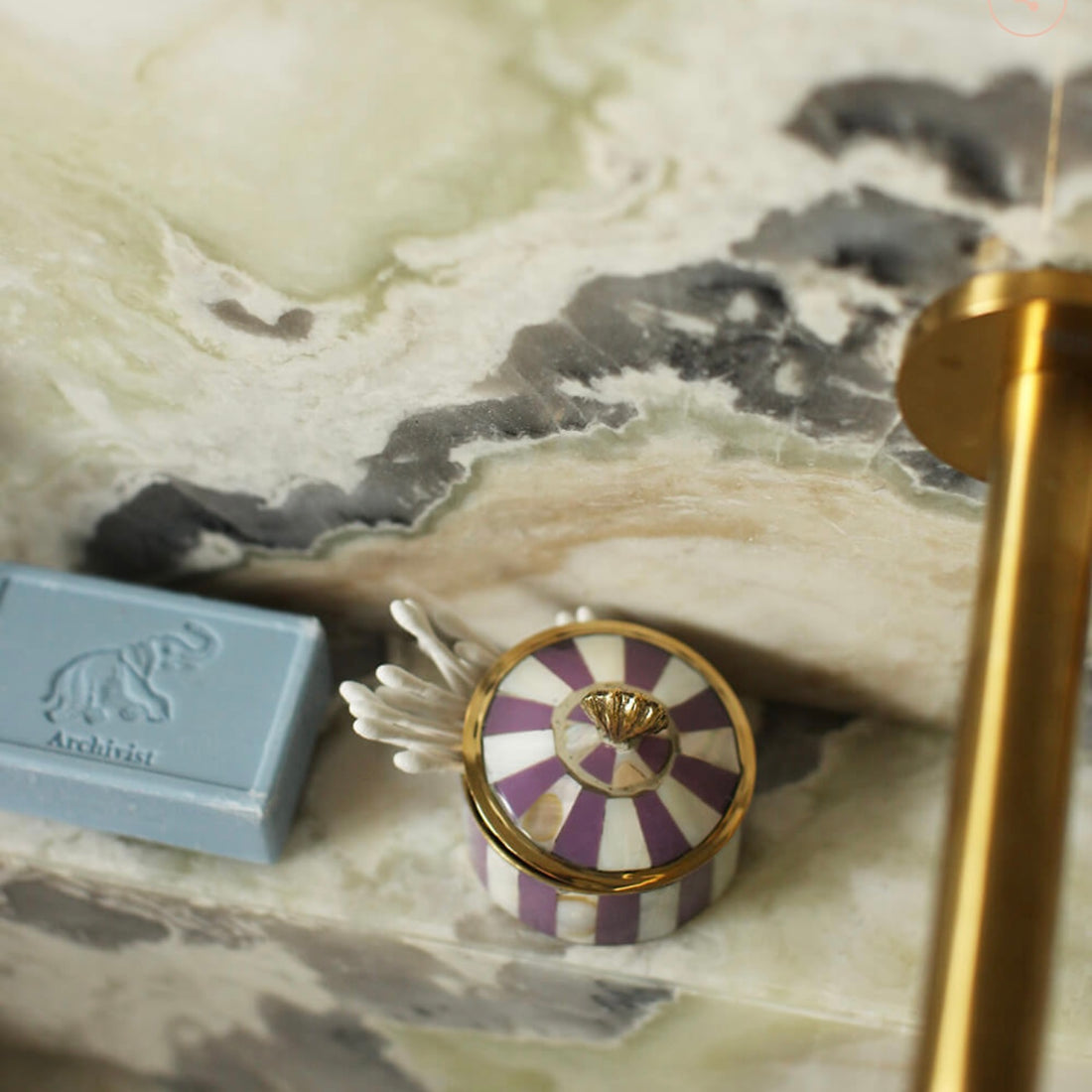 Petite boîte nacre lilas