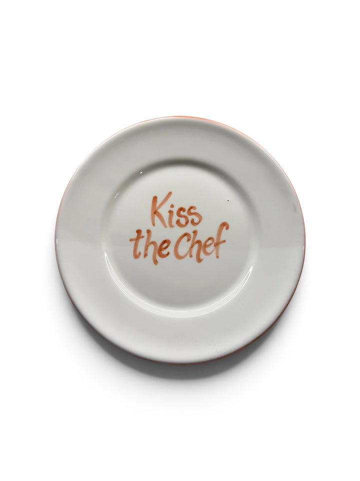 Assiette « Kiss the Chef » – Design Monaco, fabrication artisanale Italie
