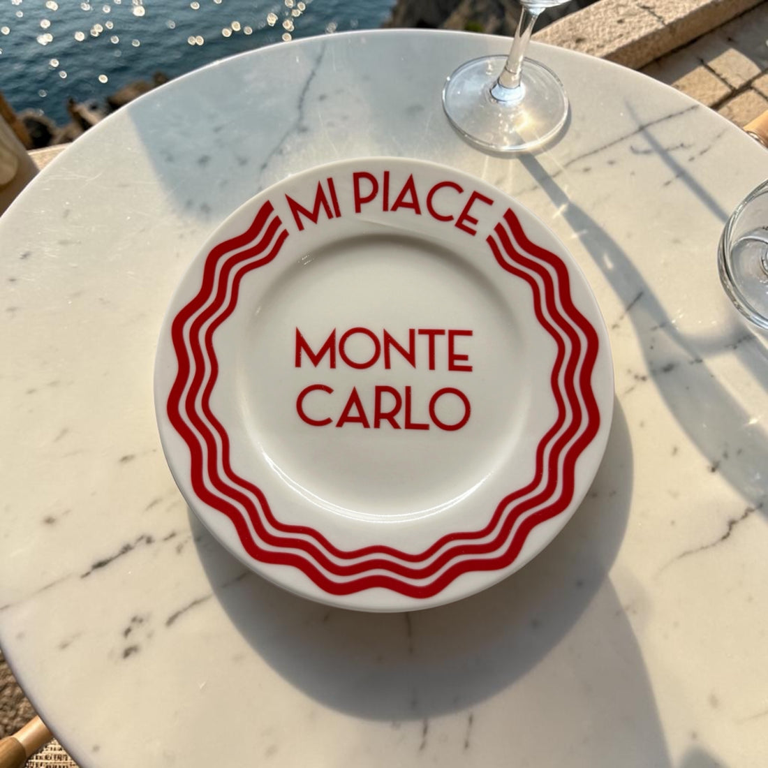 Assiette « Mi Piace Monte-Carlo » – Design Monaco, fabrication artisanale Italie